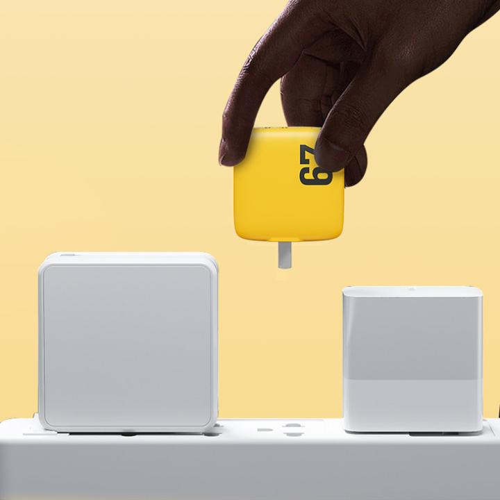 Actual product image Wekome WP-U141 Tint Series – 2x USB-C & USB-A Superschnellladegerät GaN 67W (Gelb) (67 W)