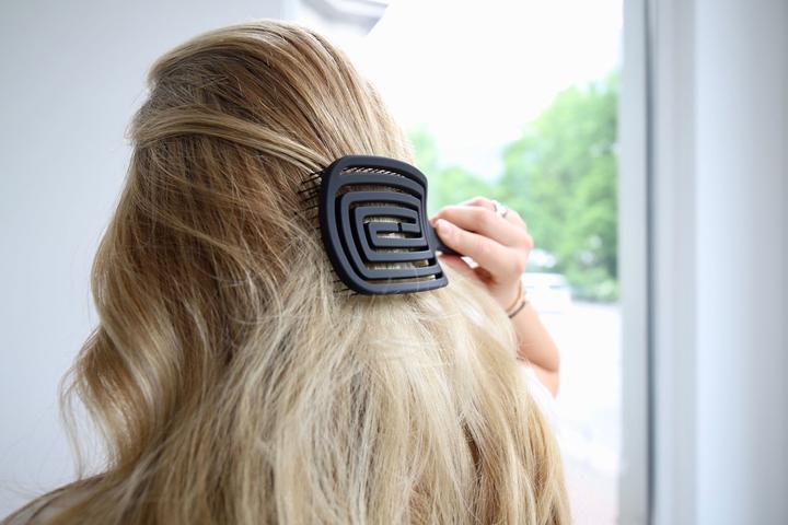 Actual product image Iconikair Hairbrush Blow-Dry Brush Classic Mini, Scalp Massage Brush, Detangler Brush, Hairbrush ohn