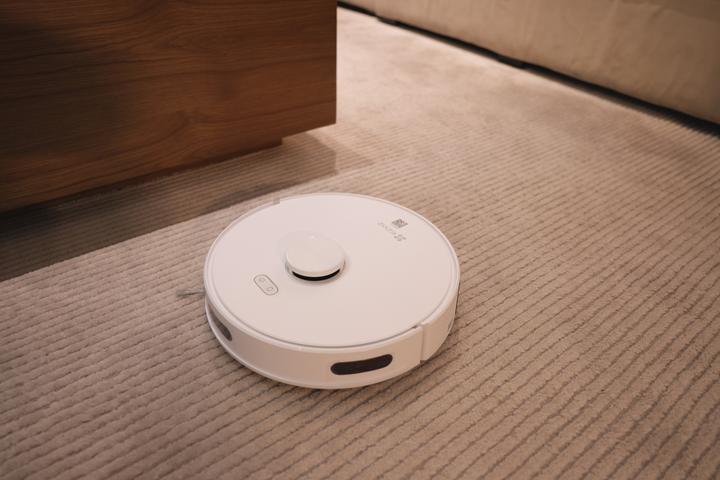Actual product image EZVIZ RE5P (Vacuum mopping robot)