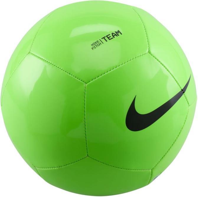 Nike Fussballplatz-Team (5)
