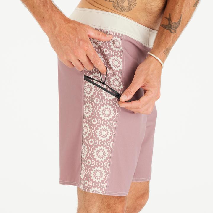 Actual product image Olaian Boardshorts Surfen Herren lang 500 Arch Esawira 19" rosa/taupe (48)