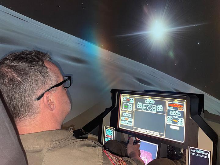 Produktbild Smartbox 1 adrenalingeladenes Erlebnis in einem Renn- oder Flugsimulator über 30 Min. für 2 Personen in Züric (2 Pers.)