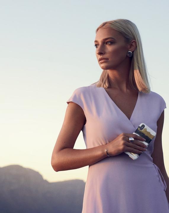 Produktbild iDeal Of Sweden Gleaming Licorice (Apple iPhone 11 Pro)