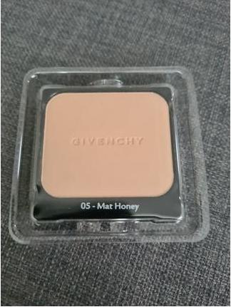 Actual product image Givenchy Matissime Velvet Compact Powder Foundation 05 Mat Honey 9g (Mat Honey)