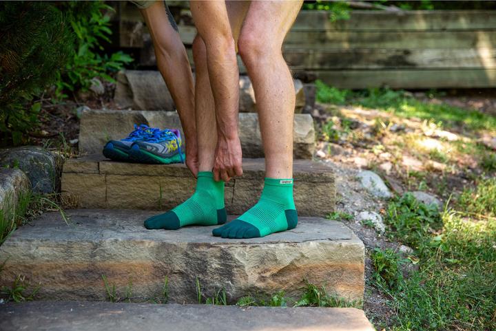 Actual product image Injinji Run Lightweight Mini-Crew (M)