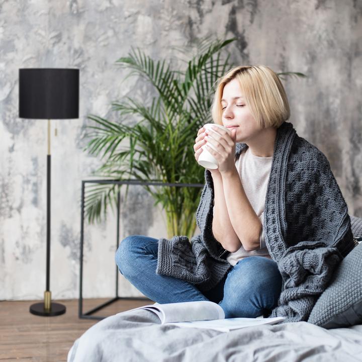 Actual product image Relaxdays standard lamp (E27)