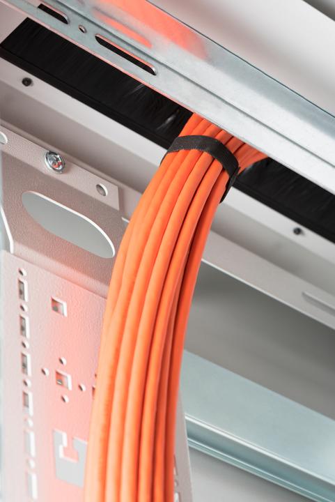 Produktbild Digitus Professional Vertikale Kabeltrasse für 48,3cm 19Zoll 42U Netzwerk- und Serverschränke Grau 1650x1...