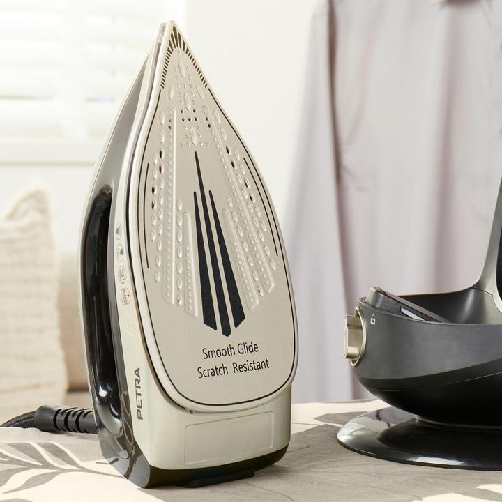Produktbild Petra PF01483VDEEU7 2600W Steam Station Black and Platinum (2600 W)