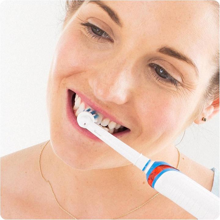Produktbild Oral-B CrossAction (5 x)
