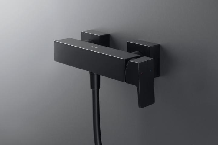 Actual product image Duravit Manhattan single lever shower mixer exposed, consumer 1, MH4230000