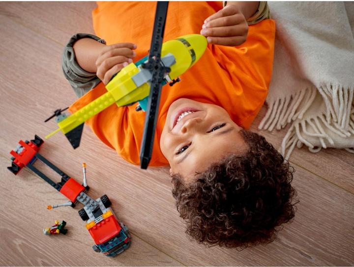 Actual product image LEGO Helicopter transporter (60343, LEGO City)