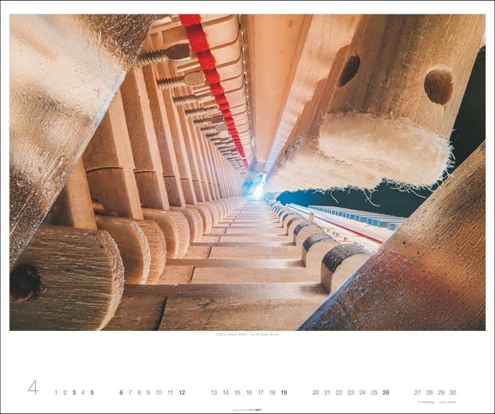 Produktbild Architecture in Music Kalender 2026 - Musikinstrumente von innen (55 x 46 cm, Deutsch)