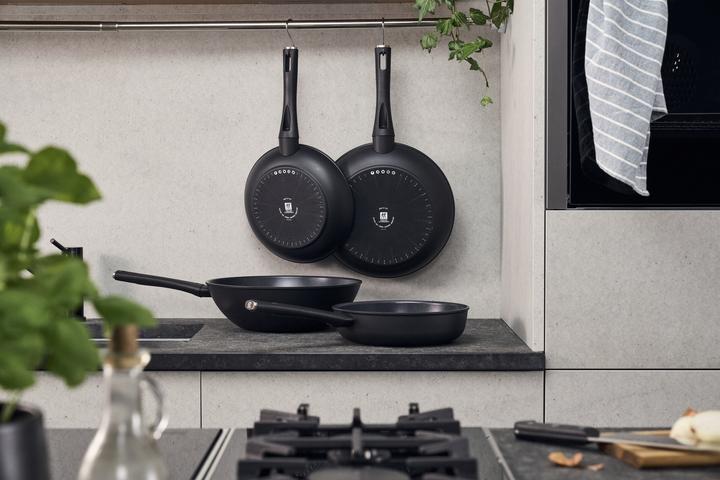 Actual product image Zwilling - Madura Plus Ceramic Fry Pan - Sort - 24 cm (24 cm, Frying pan, Ceramic)