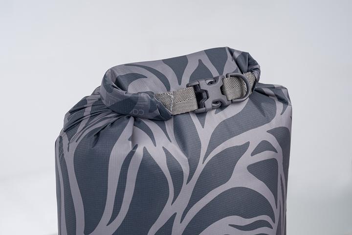 Produktbild Cocoon Drybag Hyperlight 1.5L Grey Leaves