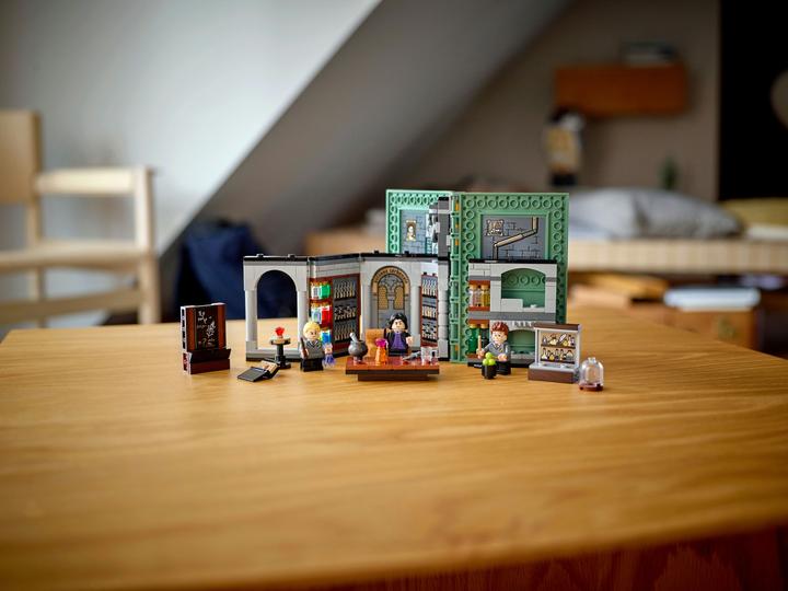 Image du produit LEGO L'instant de Poudlard : la classe des potions (76383, LEGO Harry Potter, LEGO difficiles à trouver)