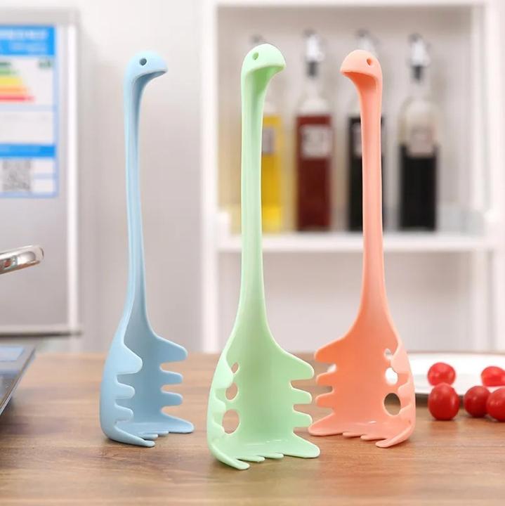 Produktbild Ototo Spaghettilöffel in Dinosaurierform mit langem Griff grün