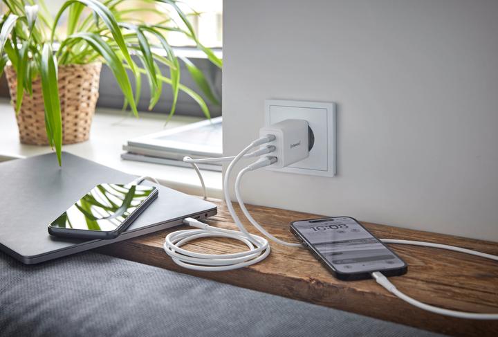 Produktbild Intenso 1x USB-A auf 2x USB-C GAN Adapter weiss (65 W)