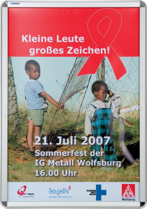 Produktbild Franken Plakatrahmen DIN A1, 32 mm Rahmenprofil silbereloxierter Aluminium-Klapprahmen, Kunststoffecken (A1)