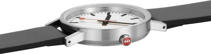 Actual product image Mondaine Classic Pure (Analogue wristwatch, Swiss made, 36 mm)