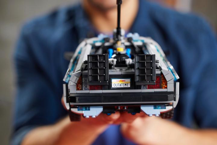 Actual product image LEGO Time machine from Back to the Future (10300, LEGO Icons, LEGO Rare Sets)