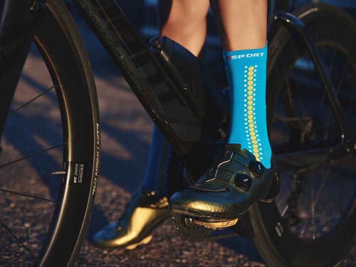 Actual product image Compressport Pro Racing Socks v4.0 Bike (39 - 41)