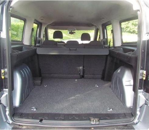 Produktbild Aristar Kofferraumwanne für Fiat Doblo Maxi / Opel Combo L2 ab 2012 bis 2018 (5 Sitzer)