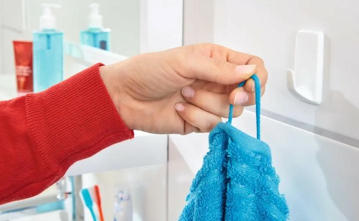 Produktbild tesa Powerstrips Klebehaken LARGE Eckig - 2 x selbstklebende Wandhaken