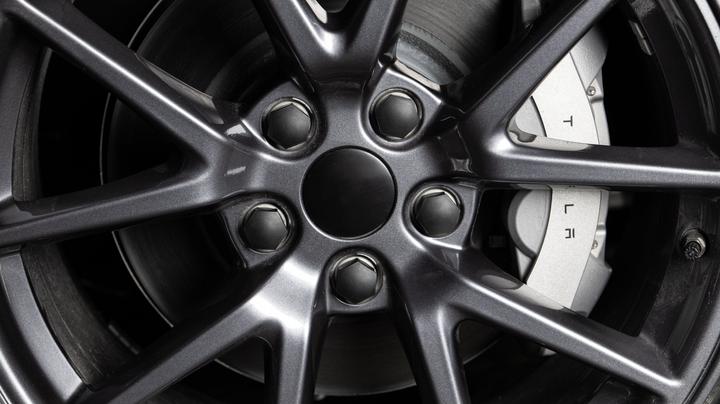 Produktbild Made4EV Radmutterabdeckungen (20x) für alle Tesla Modelle
