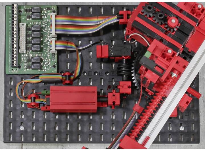 Immagine prodotto Fischertechnik Robot a 3 assi con pinza 24V