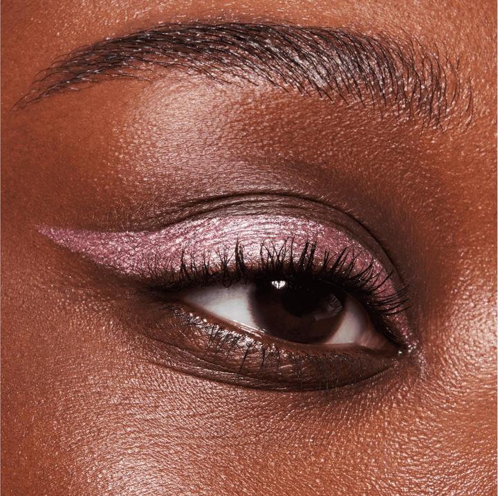 Actual product image Catrice Aloe Vera Eyeshadow Stick (050 Ballet Pink)