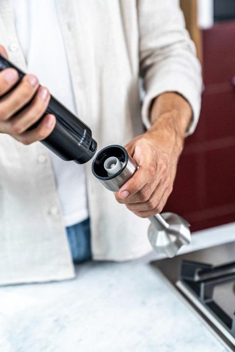 Actual product image Zwilling Enfinigy Hand Blender incl. Cup & Vacuum Lid black