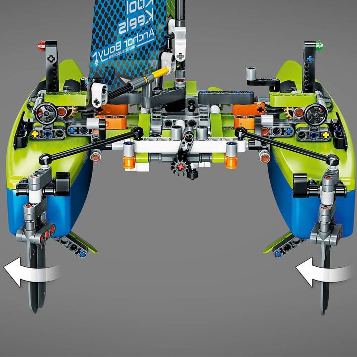 Actual product image LEGO Catamaran (42105, LEGO Technic)