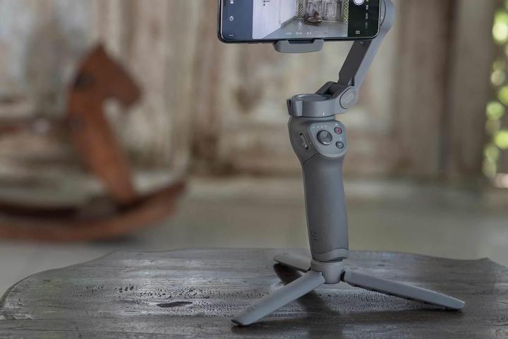 Produktbild DJI Osmo Mobile 3 Combo mit Case (0.23 kg)