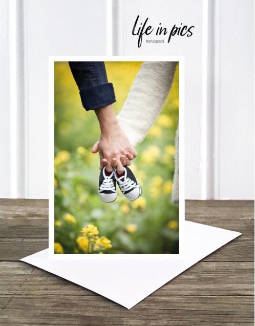 Image du produit Sara Miller Foto-Klappkarte - Baby Shoes - Couvert in Weiss (1 pcs)