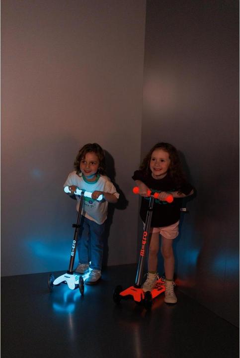 Actual product image Micro Kickboard Maxi Deluxe