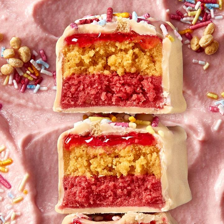 Actual product image MyProtein Retail Layered Bar (12 x 60G) (Vanilla Birthday Cake, 12 pcs., 720 g)