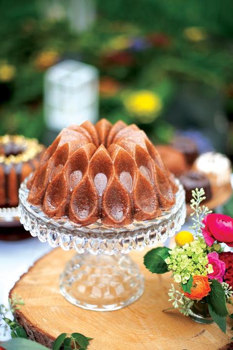 Produktbild Nordic Ware Krone Gugelhupf Backform (26 cm)