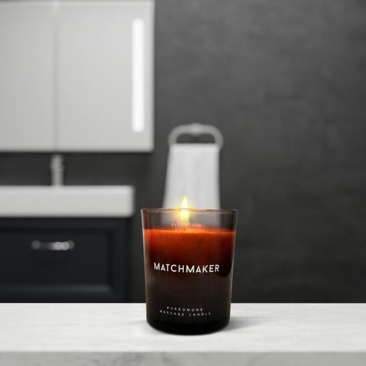 Actual product image Eye of Love Matchmaker Black Diamond Massagekerze Ziehen Sie Sie An, 150 ml (150 ml)