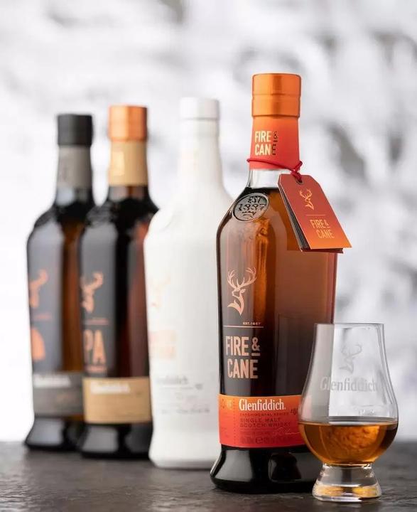 Actual product image Glenfiddich Single Malt Fire & Cane Experimental (Single Malt, Scotch whisky, 1 x 70 cl)