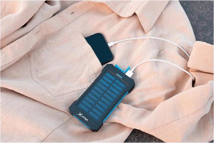 Produktbild Xlayer Powerbank PLUS Solar Black/Blue 8000mAh (8000 mAh, 5 W, 29.60 Wh)