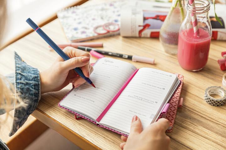 Produktbild Sigel Taschenagenda JOLIE Motiv (Deutsch, Französisch, Niederländisch, Englisch)