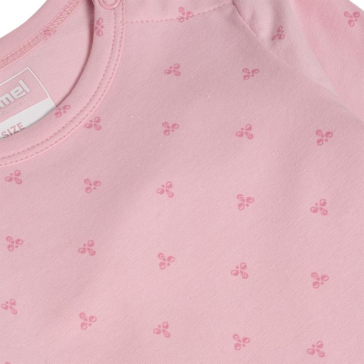 Actual product image hummel hmlMINI BEE AOP BODY L/S (74)