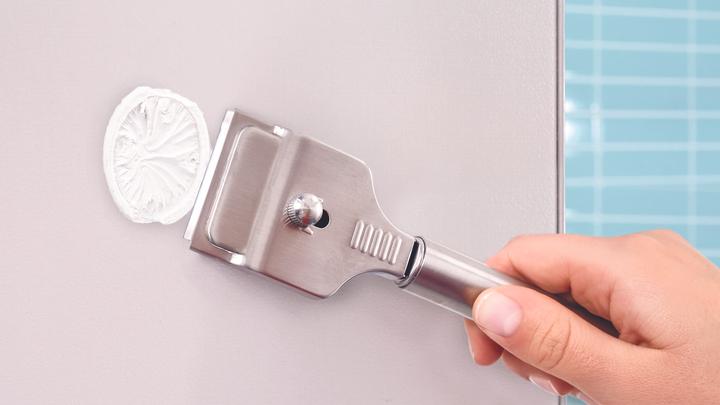 Produktbild tesa KLAAM Badetuchstange zweiarmig inkl. Klebelösung ohne Bohren