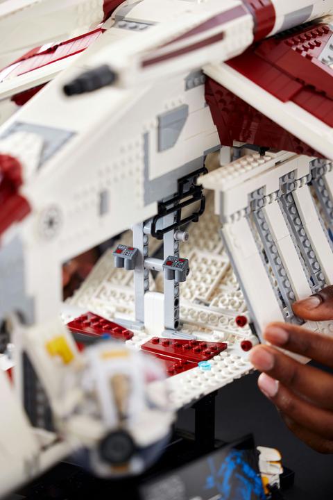 Actual product image LEGO UCS Republic Gunship (75309, LEGO Star Wars, LEGO Rare Sets)