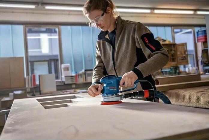 Actual product image Bosch Professional Random orbital sander GEX 34-150, sanding disc, 1 x paper dust bag, 1 x dust extraction pad. (Eccentric grinder, 340 W)