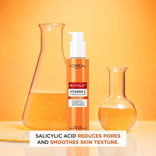Immagine prodotto L'Oréal Paris Detergente clinico Revitalift alla vitamina C e all'acido salicilico (150 ml)