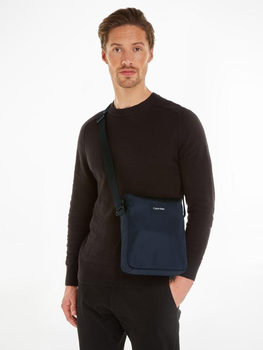 Actual product image Calvin Klein K50K508695-BA7 (51% RECYCLED POLYESTER, 49% POLYURETHANE)