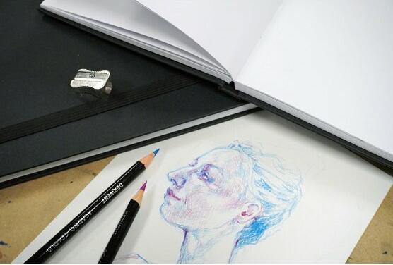 Actual product image Derwent Skizzenbuch (A4, Plain, Hardcover)