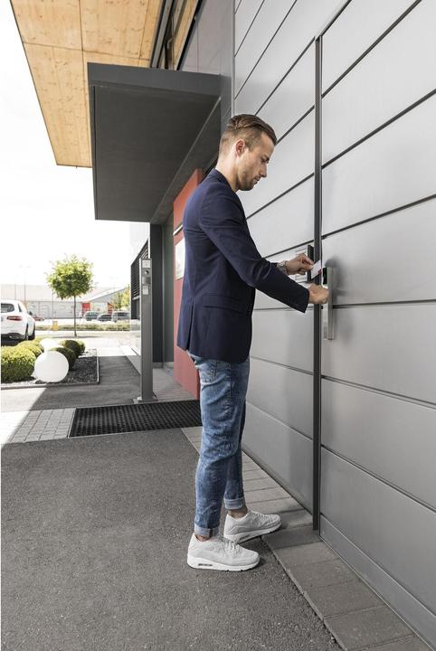 Actual product image Dormakaba Long plate fitting evolo smart c-lever pro, SL1, U-handle, stainless steel