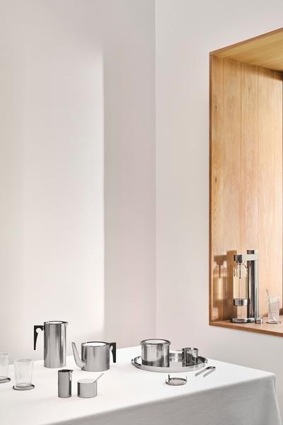 Actual product image Stelton Arne Jacobsen Cylinda - Serving tray Ø 33.5 cm